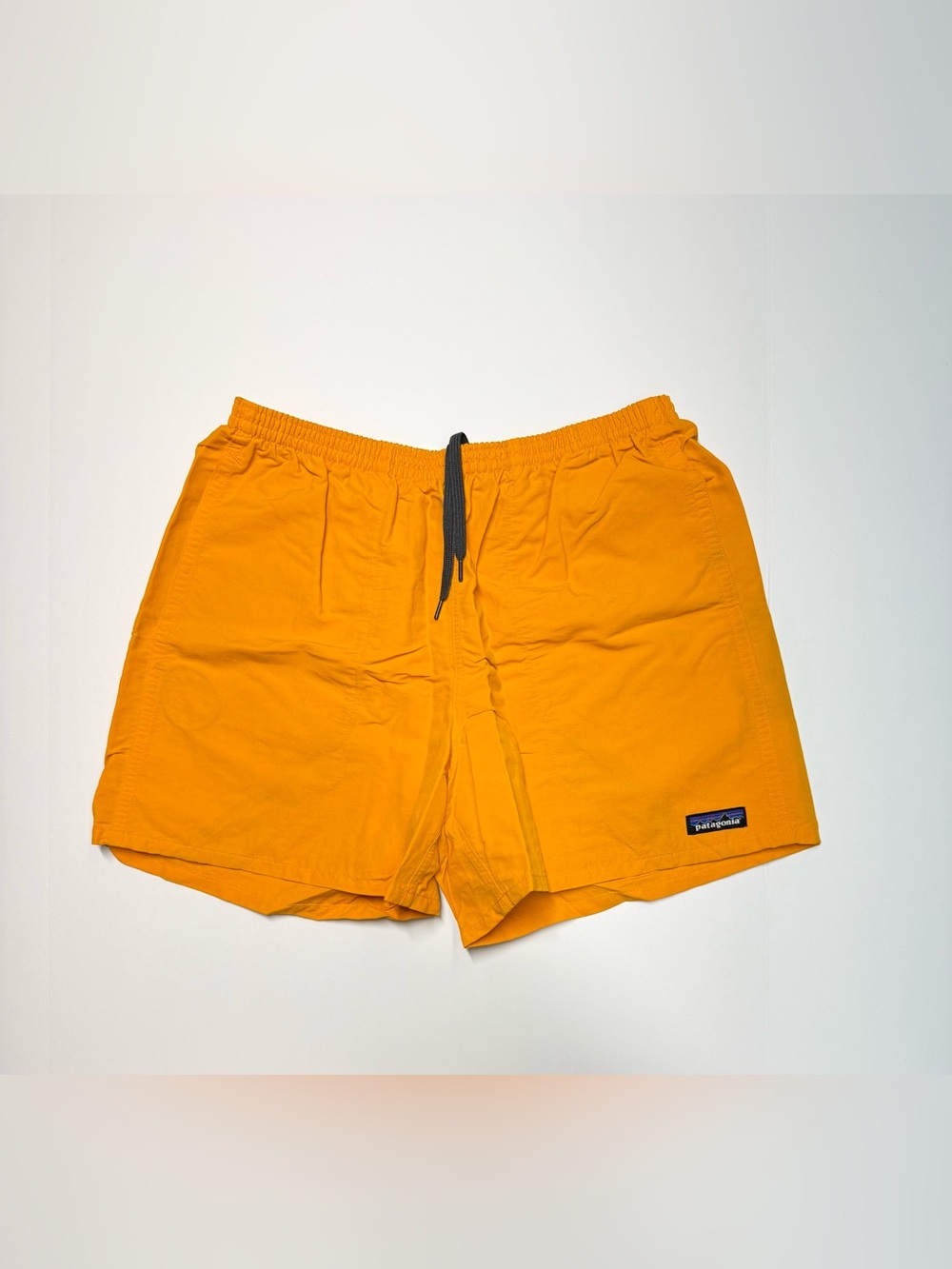 Patagonia Shorts Elastic Waist Men’s Size Medium Shorts Yellow 4” Inseam